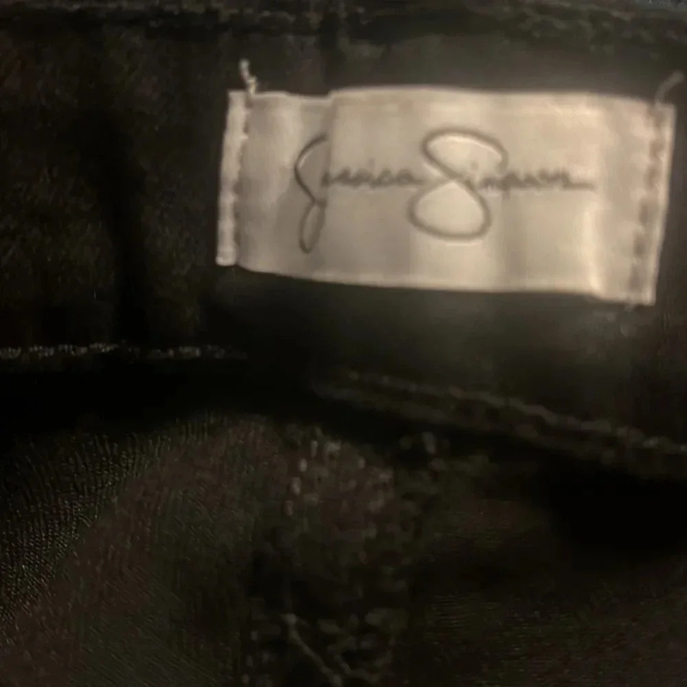 Jessica Simpson Ladies' High Rise Jean - Picture 5 of 8
